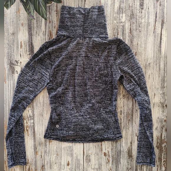 Lululemon Melodic Movement Long Sleeve Women's 2 - Picture 7 of 8